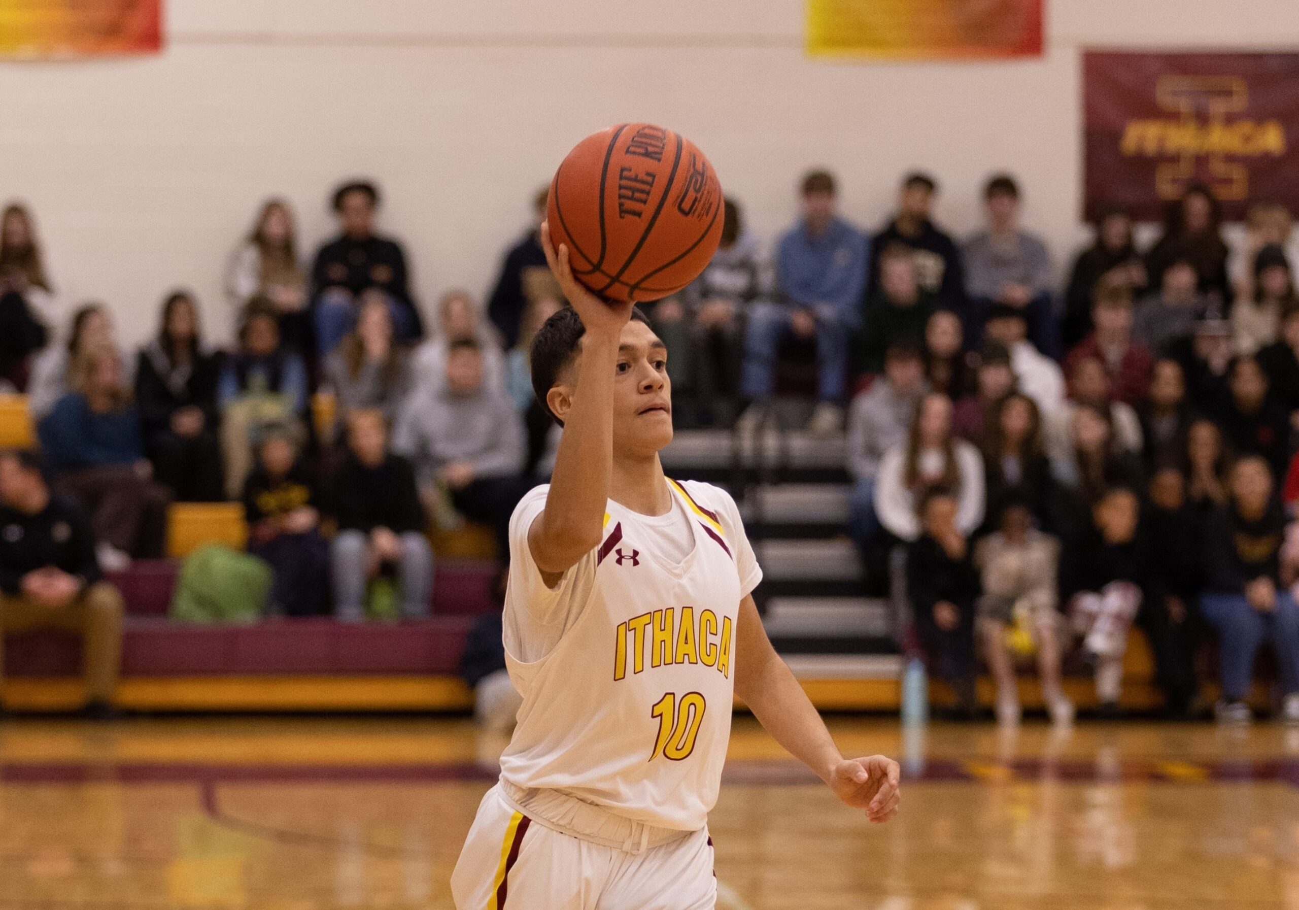 Ithaca's Elijah Sanders commits to Wells basketball – Tompkins - Main Image