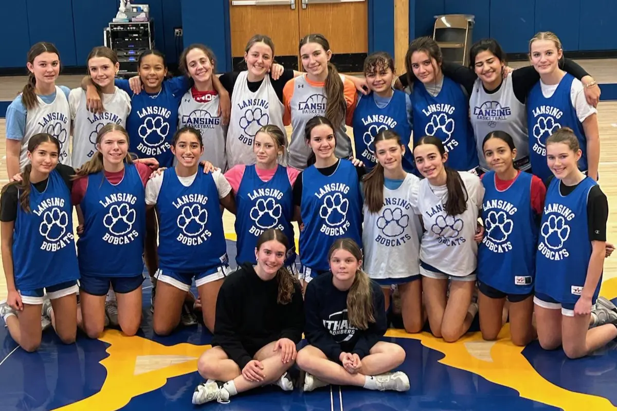 Lansing girls basketball continues teamwork-driven rebuild