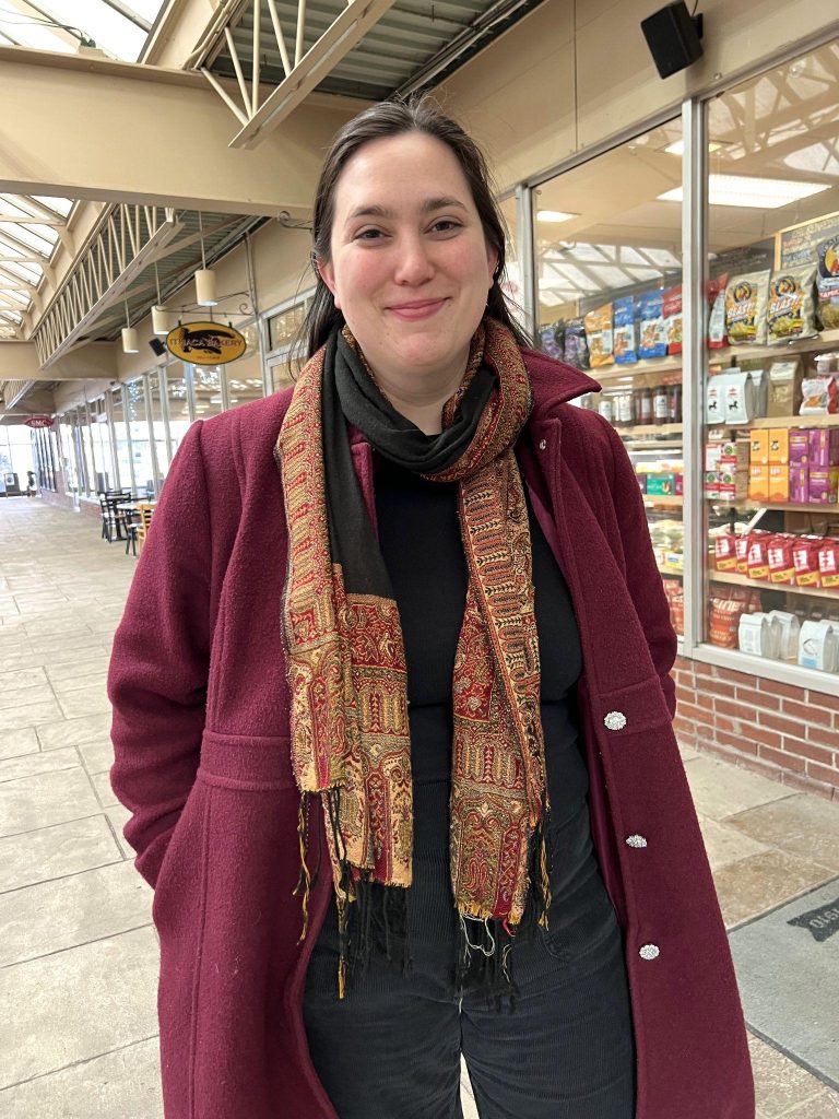 Has a backup camera, Apple CarPlay and adaptive cruise control. 
Annie, Pittsburgh, Pennsylvania 
